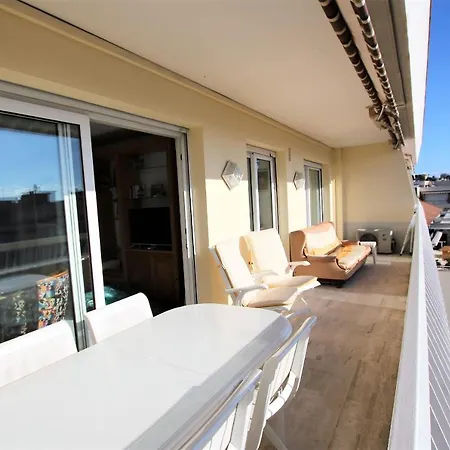 Apartment 80 M2 Au Centre-ville De *